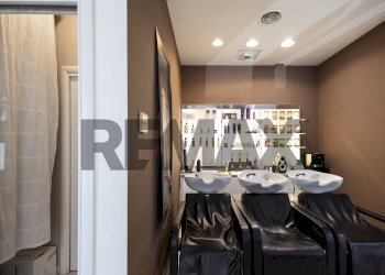 Sala da pranzo - Locale Commerciale Via Nuova Luce
97-98, Tremestieri Etneo - foto 12