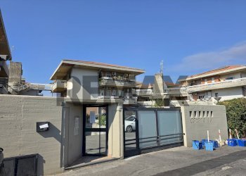 Edificio all\'aperto - Bilocale Mauro Trombetta
50, Aci Castello - foto 1