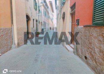 Edificio all\'aperto - Three-room apartment Via Giuseppe Garibaldi
 
47, Piombino - photo 3