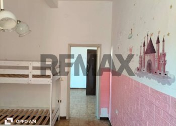 Camera / camera da letto - Three-room apartment Via Giuseppe Garibaldi
 
47, Piombino - photo 17