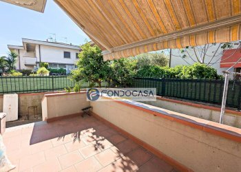 terrazza - Villa Via Puliche, Massa - foto 9