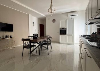 Foto 2 - Three-room apartment Via Rocco Galdieri, Salerno - photo 2