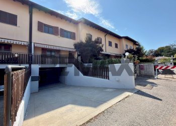 Edificio all\'aperto - Villa a Schiera via Primulacco
 
16, Reana del Rojale - foto 2