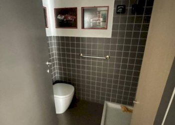 Bagno - Ufficio vicolo della Madonnetta, 1, Chieri - foto 10