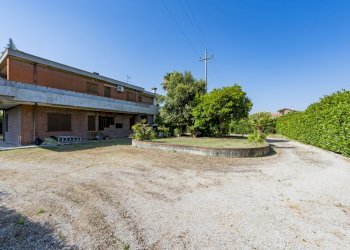 parcheggi - Villa Via Giacomo Matteotti 33, Manoppello - foto 5