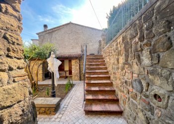 Gemini_Generated_Image_9bi3z19bi3z19bi3 - Townhouse Via Garibaldi 2, Talamello - photo 5
