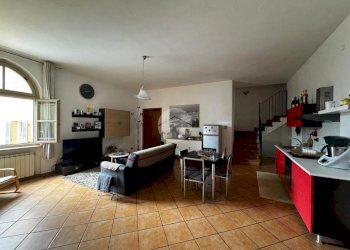 Three-room apartment Piazza Beppe Manfredi, Fossano - photo 2