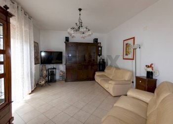 Soggiorno - Apartment Via XXV Aprile
 
13, Monte Roberto - photo 4