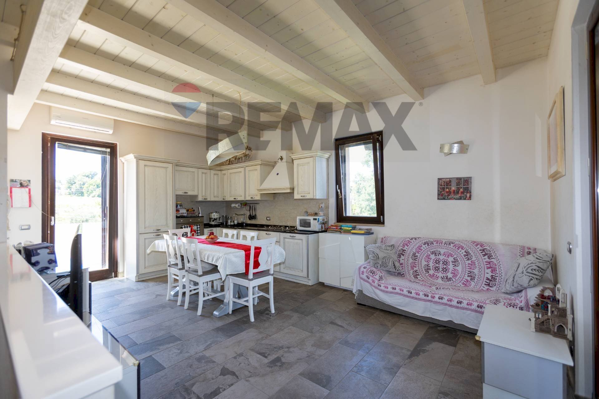 Sala da pranzo - Appartamento Via San Marcello
 
17, Jesi - foto 1