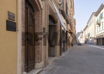 Edificio all\'aperto - Ufficio Corso Matteotti
12, Jesi - foto 23