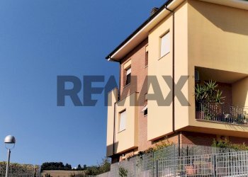 Edificio all\'aperto - Bilocale Via Levi
 
1, Ancona - foto 1