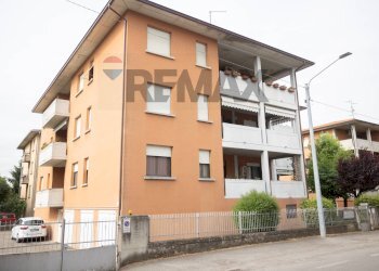 Edificio all\'aperto - Quadrilocale Strada Eja
 
52, Parma - foto 2