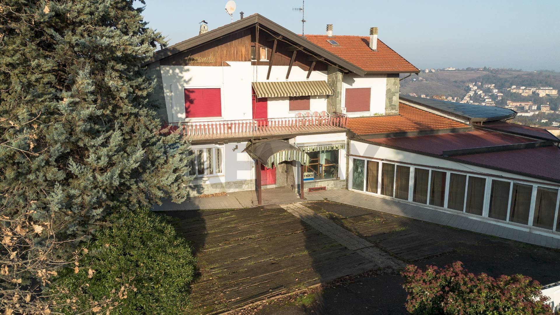 Casa all\'aperto - Commercial Premises Viale Marconi
 
30, Salsomaggiore Terme - photo 1