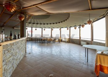 Stanza vuota - Commercial Premises Viale Marconi
30, Salsomaggiore Terme - photo 5