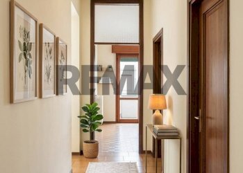 Hall / corridoio - Commercial Premises via Manzoni
22, Grisignano di Zocco - photo 16