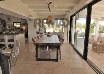 Sala da pranzo - Villa Contrada Grotta Giuliana
 
20, Carovigno - photo 10