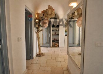Hall / corridoio - Villa Contrada Grotta Giuliana
 
20, Carovigno - photo 13