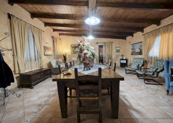Sala da pranzo - Independent house Via Oronzo Reale
 
snc, Surbo - photo 12