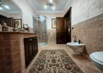 Bagno - Independent house Via Oronzo Reale
 
snc, Surbo - photo 15