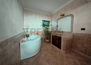 Bagno - Independent house Via Oronzo Reale
 
snc, Surbo - photo 20