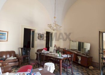 Sala da pranzo - Casa indipendente Via Pier Giovanni Rizzo
 
31, San Pietro Vernotico - foto 3