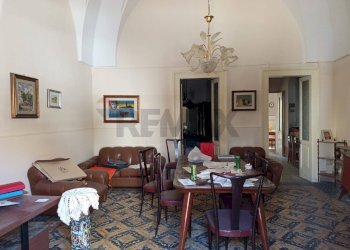 Sala da pranzo - Casa indipendente Via Pier Giovanni Rizzo
 
31, San Pietro Vernotico - foto 5