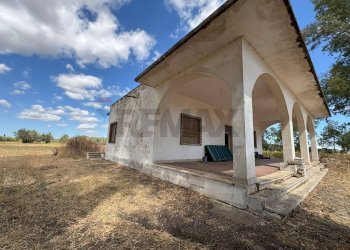Casa all\'aperto - Villa Contrada Louzzo
 
snc, San Pietro Vernotico - foto 8