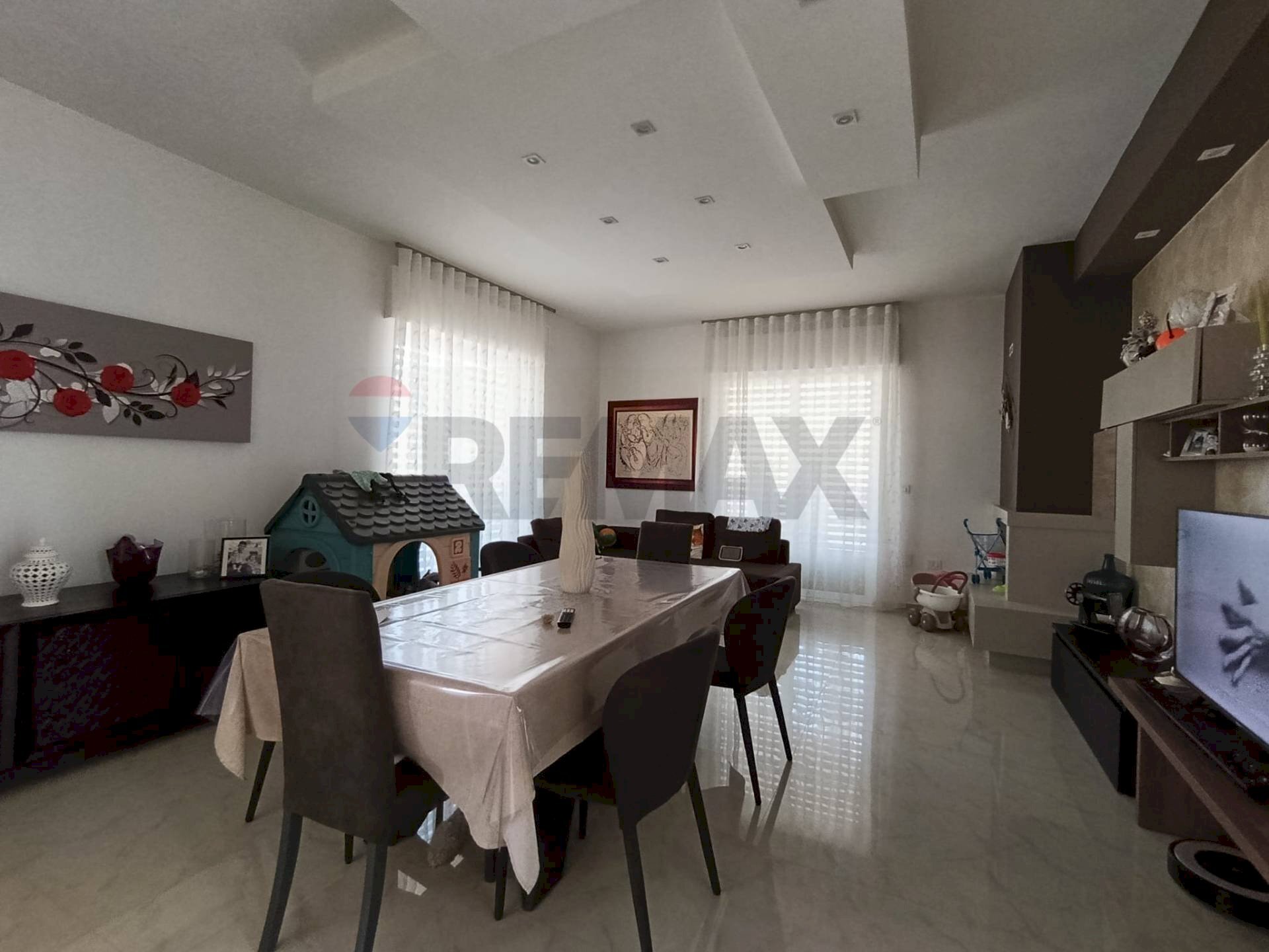 Sala da pranzo - Casa indipendente Via Francesco Petrarca
 
15, San Pancrazio Salentino - foto 1