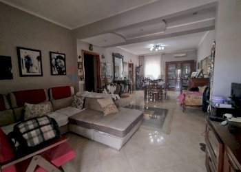 Sala da pranzo - Three-room apartment Via Giosuè Carducci
 
47, Brindisi - photo 4