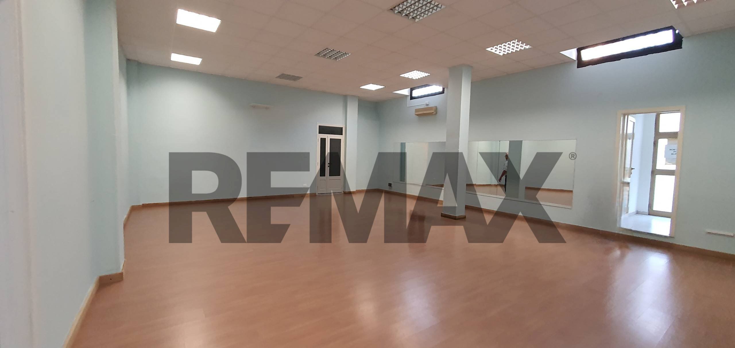 Stanza vuota - Commercial Premises Via Benedetto Croce
 
26, Quartu Sant'Elena - photo 1