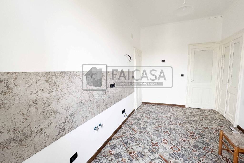 Cucina - Trilocale via Villarbasse, 26, Torino (zona San Paolo) - foto 2