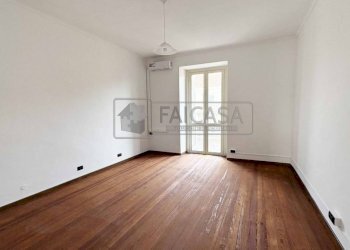 Camera da letto - Three-room apartment via Villarbasse, 26, Torino (neighborhood San Paolo) - photo 5