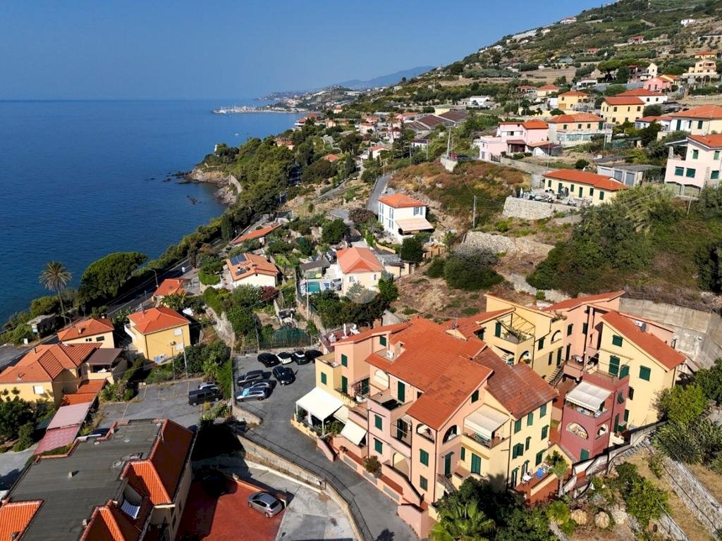 Two-room apartment Via Bonfante, Cipressa - photo 1