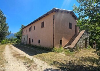 Casale (5) - Casale Nocera Umbra - foto 4