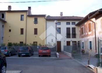Three-room apartment Via valtermina, Traversetolo - photo 1