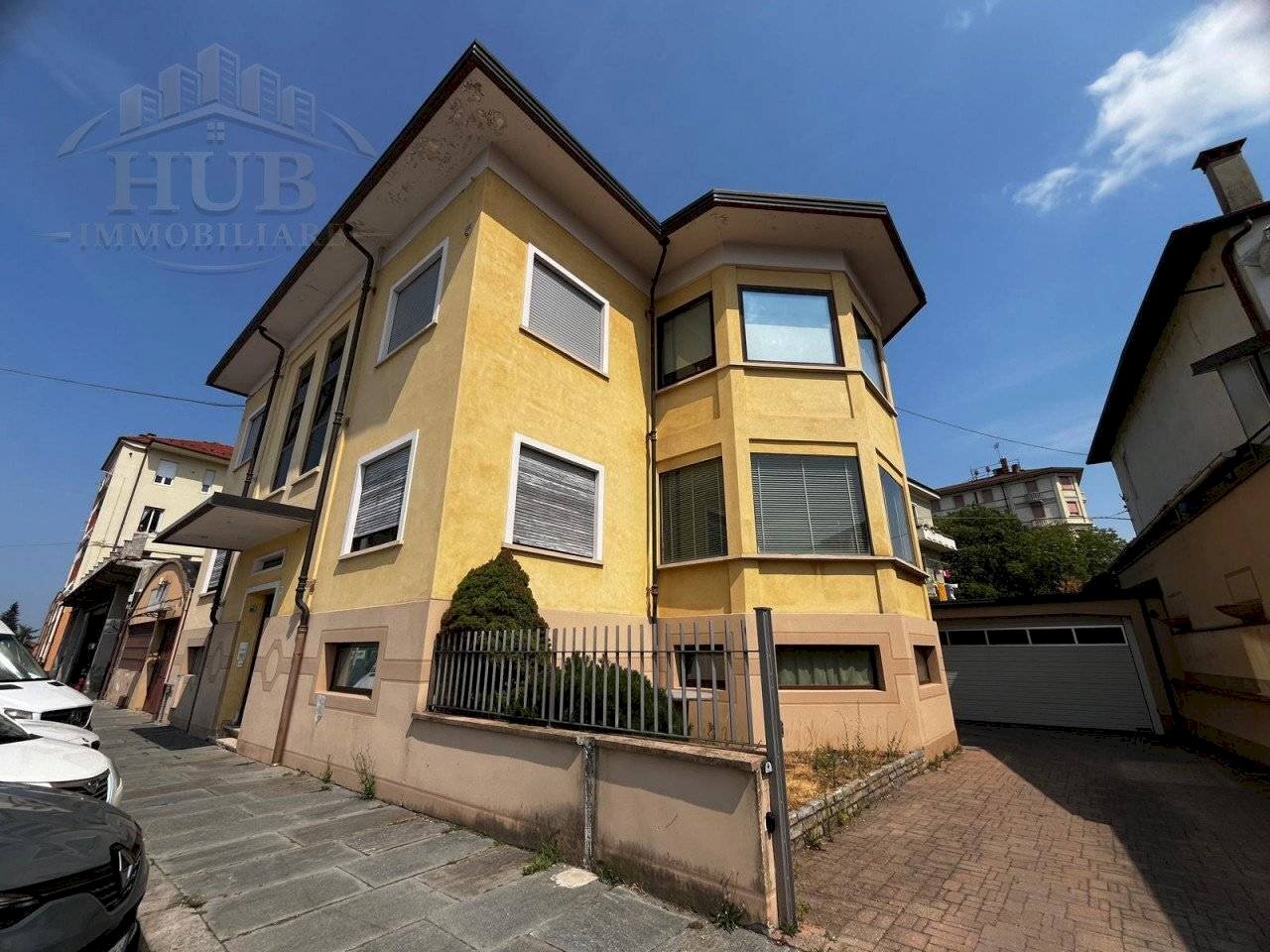 Four-room apartment Lungostura Ventiquattro Maggio 13, Cuneo (neighborhood Centro) - photo 1