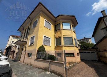 Four-room apartment Lungostura Ventiquattro Maggio 13, Cuneo (neighborhood Centro) - photo 1