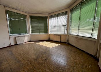 Four-room apartment Lungostura Ventiquattro Maggio 13, Cuneo (neighborhood Centro) - photo 2