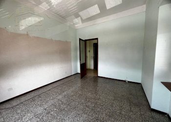 Four-room apartment Lungostura Ventiquattro Maggio 13, Cuneo (neighborhood Centro) - photo 12