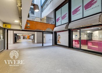 Foto 1 - Locale Commerciale Viale Dei Caduti Per La Resistenza, Roma - foto 1
