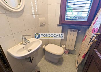 bagno di servizio - Semi-detached house Via Concordia
 
100, Pietrasanta - photo 8