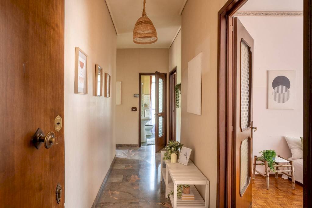 Ingresso - Appartamento via Bisalta, 30, frazione Madonna Delle Grazie, Cuneo - foto 2