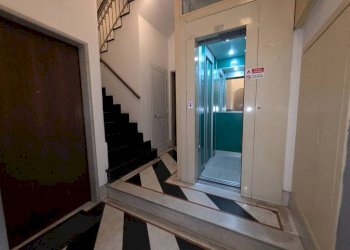 Ascensori - Three-room apartment via Vittorio Veneto, Chiavari - photo 17