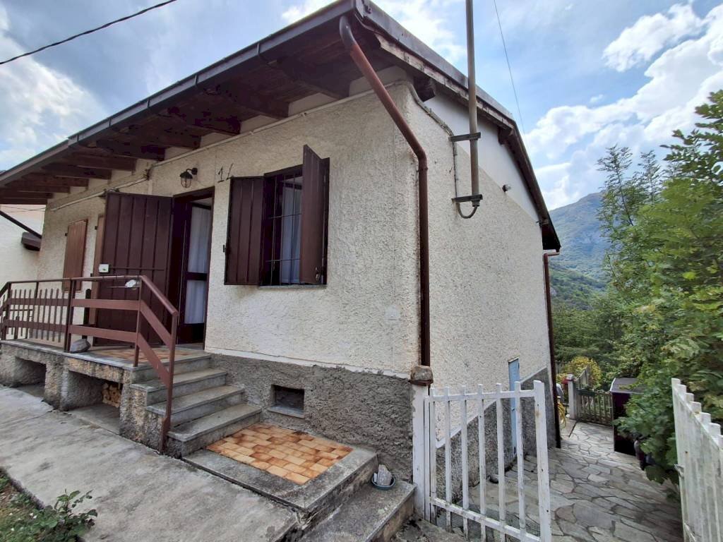 Facciata - Casa indipendente Borgo Tetto Gheina, Roaschia - foto 2
