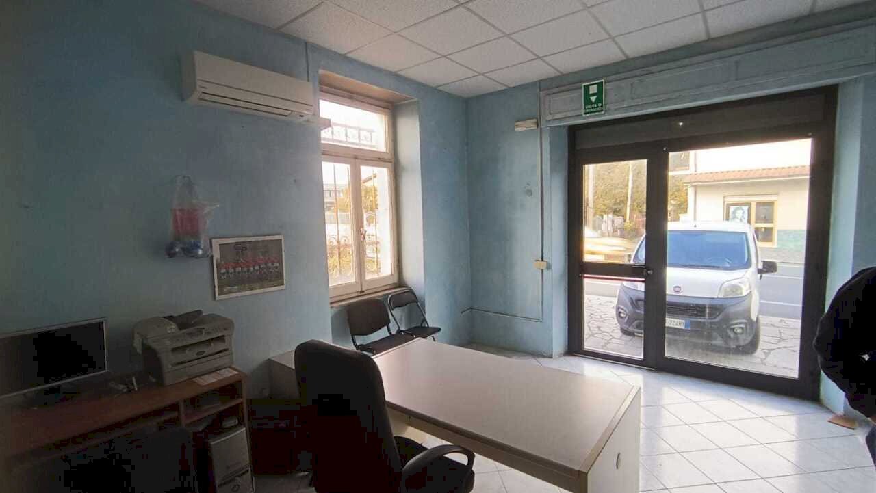 IMG-20250128-WA0002.jpg - Commercial Premises Strada Statale 1via aurelia, Sarzana - photo 2