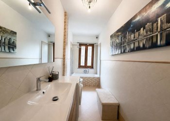 Four-room apartment Vinovo - photo 17