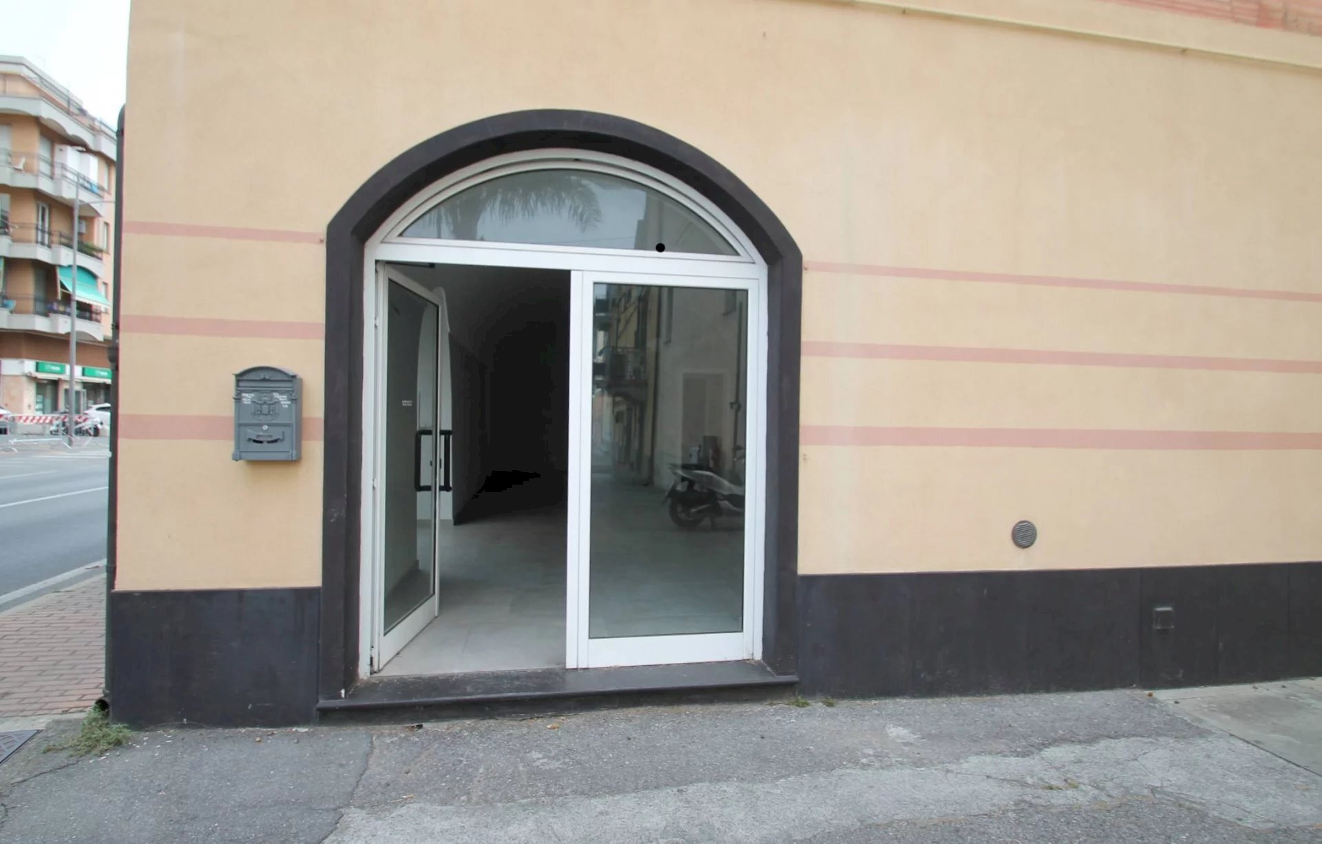 Shop Piazza Madonna della Guardia, Borghetto Santo Spirito - photo 1