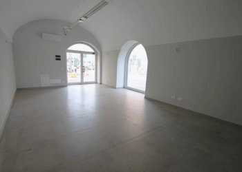 Shop Piazza Madonna della Guardia, Borghetto Santo Spirito - photo 5
