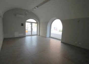 Shop Piazza Madonna della Guardia, Borghetto Santo Spirito - photo 6