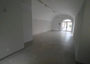 Shop Piazza Madonna della Guardia, Borghetto Santo Spirito - photo 8